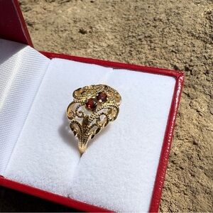 Exquisite 14 Karat Gold Ring With Pigeon Blood Rubies In Vintage Filigree